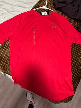 Under Armour Men’s Bright Red Short-Sleeve Athletic Tee